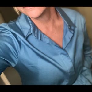 Stella McCartney blue top, Sz 4, sea blue, w/ blue buttons, vgc. disc shipping